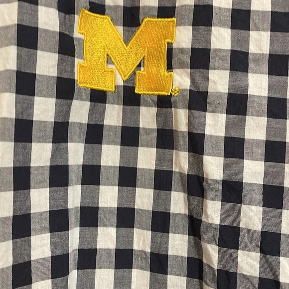 Tommy Bahama Michigan Logo Navy and White Casual Button Down Shirt - Picture 5 of 7